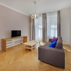 Downtown Kodanska 4* Prague